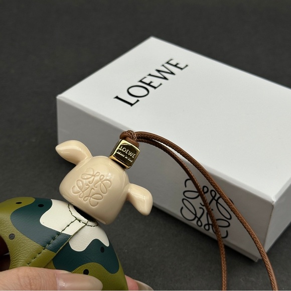 Loewe Green and Cream Bat Key Holder - Picture 6 of 7